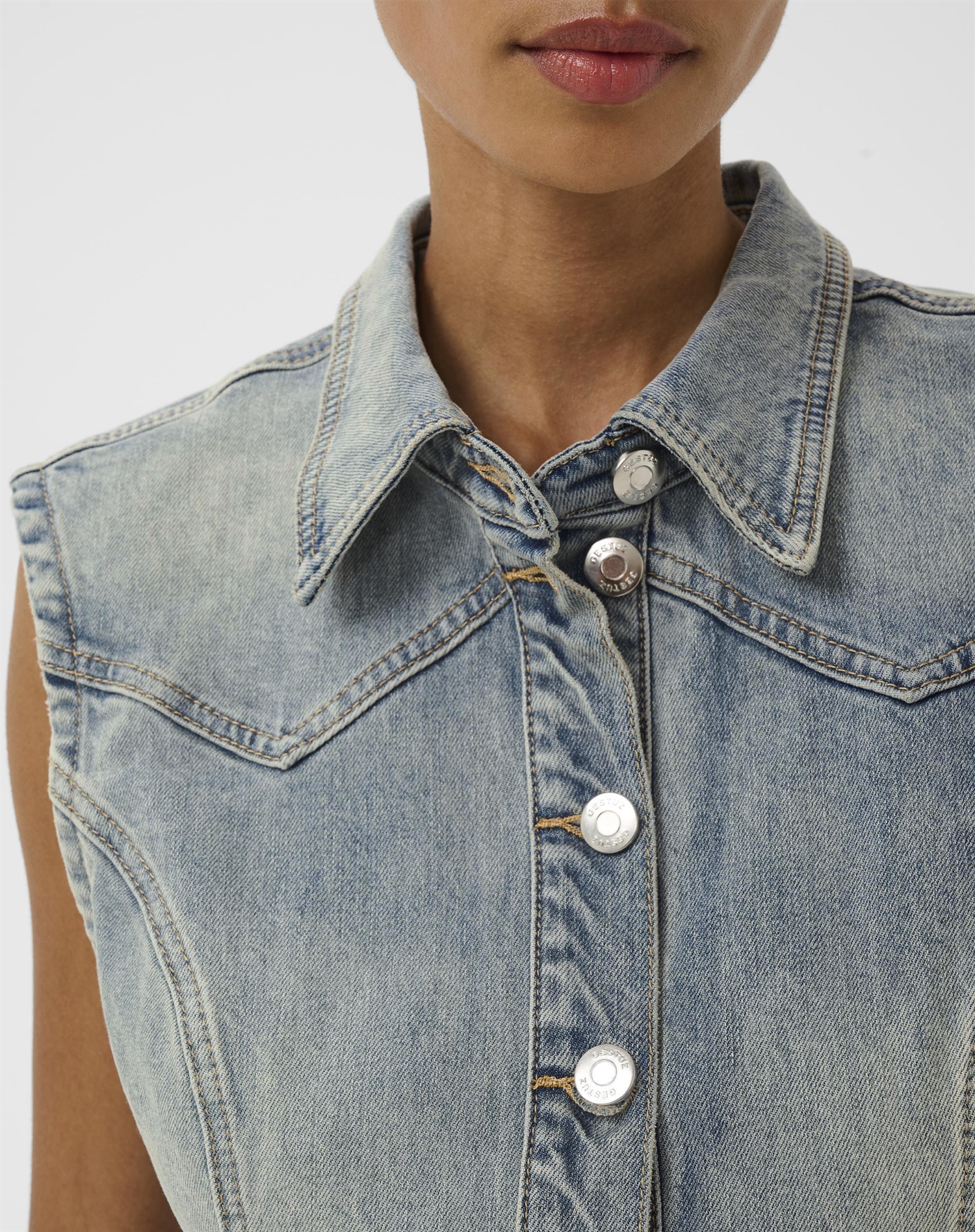 Gestuz - GZNoma SL Bluse - Vintage Mid Blue Wash 